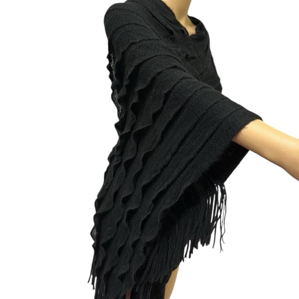 Max Sport Asymmetrical Black Fringed Poncho Sweater Never Worn One Size - Picture 2 of 7